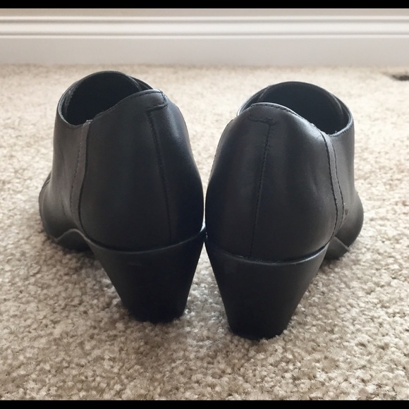 Easy Spirit black/pewter booties - Picture 3 of 7